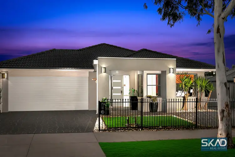 Second view of Homely house listing, 4 Oakgrove Drive, Craigieburn VIC 3064