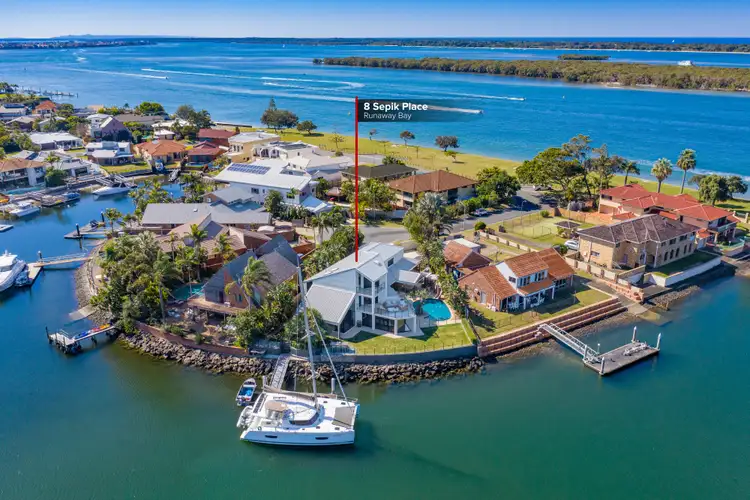 8 Sepik Place, Runaway Bay QLD 4216