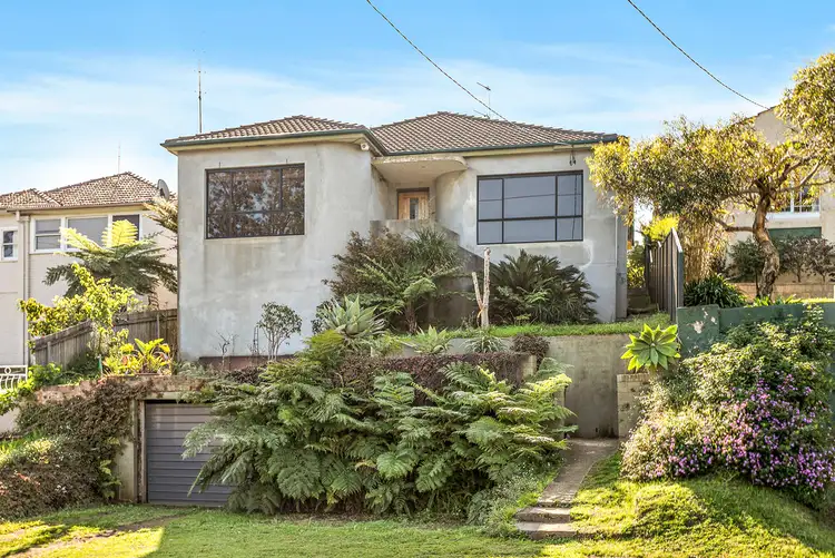 216 Gladstone Avenue, Mount Saint Thomas NSW 2500