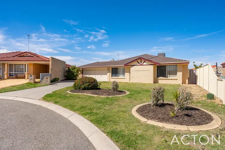 8 Garbin Place (Lake Coogee), Munster WA 6166