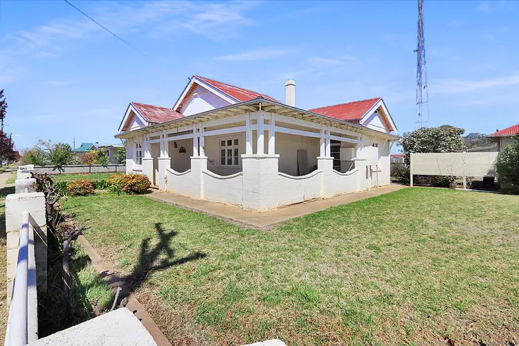52 Hoskins Street, Temora NSW 2666