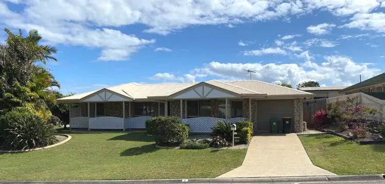 1 Trevally Place, Sandstone Point QLD 4511