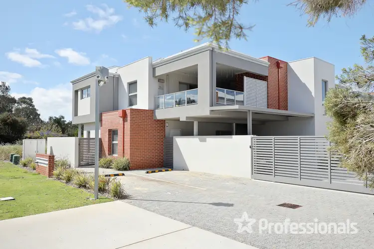 1/3 Dover Court, Marangaroo WA 6064