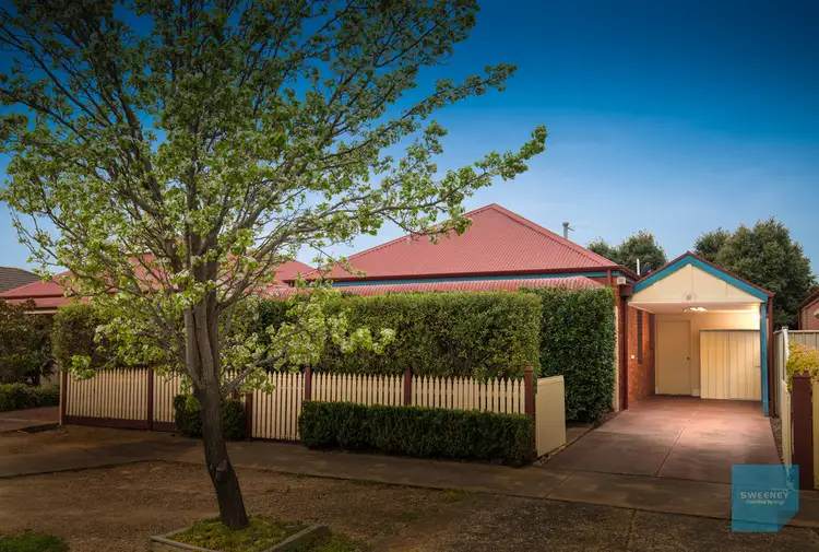 61 Northampton Crescent, Caroline Springs VIC 3023