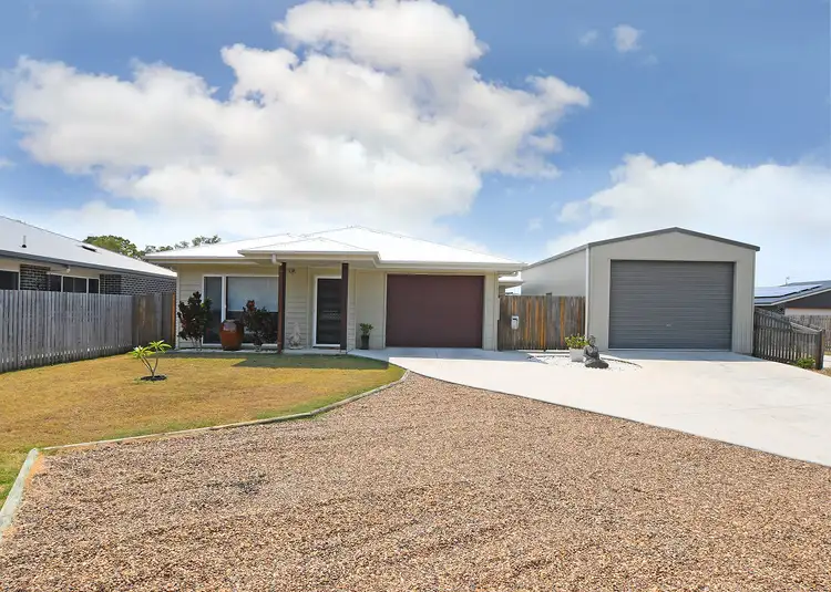 20 Ronaldo Way, Urangan QLD 4655