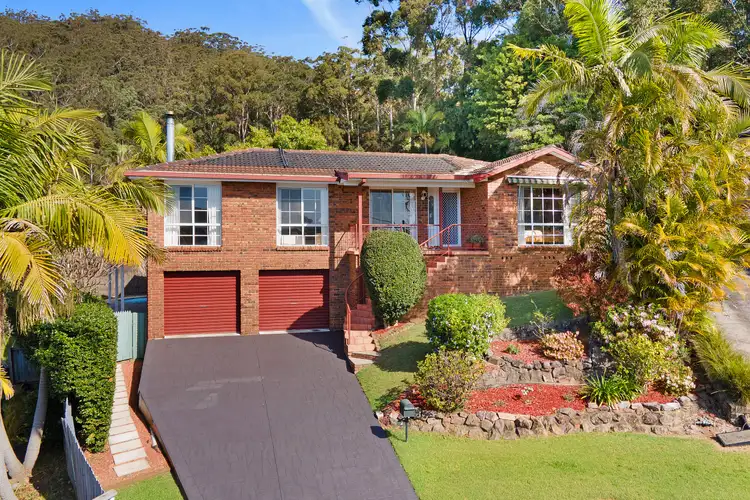 2 Curtis Close, Green Point NSW 2251