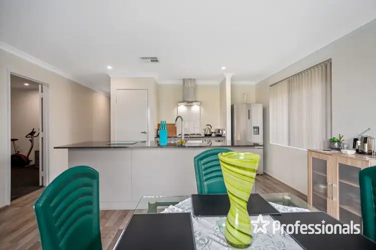 121 Verdant Crescent, Seville Grove WA 6112