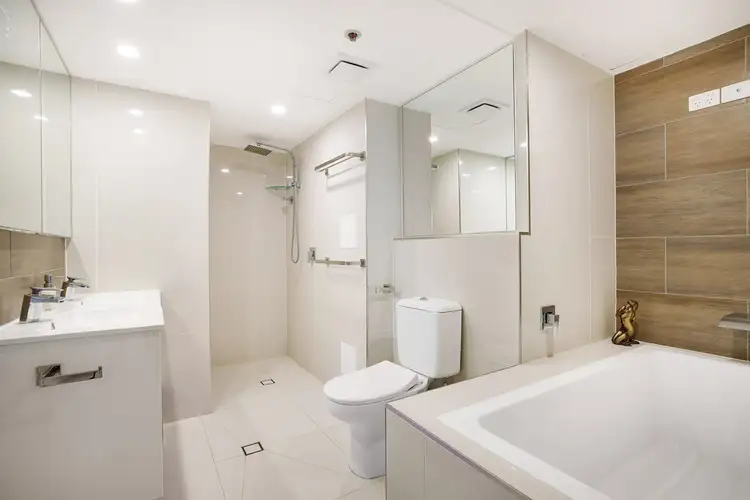 Sixth view of Homely apartment listing, 16/35 Broadbeach Boulevard, Broadbeach QLD 4218