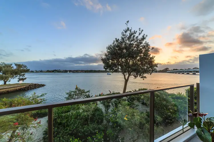 31104 Ephraim Island, Paradise Point QLD 4216