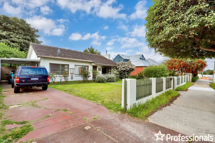 5 Berehaven Avenue, Thornlie WA 6108