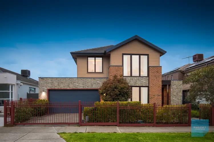 19 Woodward Way, Caroline Springs VIC 3023