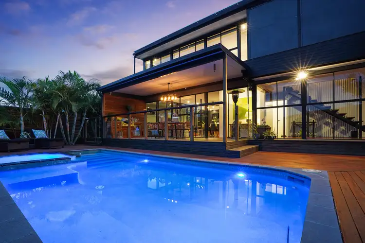 10 Talinga Crescent, Southport QLD 4215