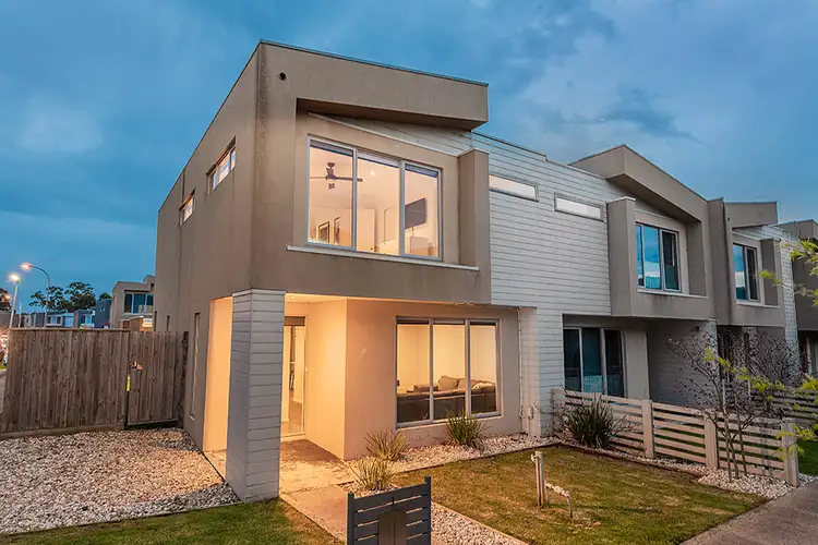 1 Nanea Path, Cranbourne VIC 3977