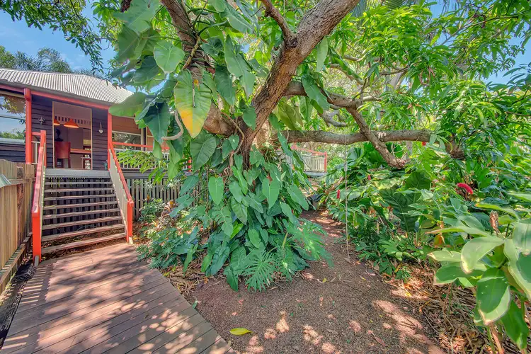 44 CHARLES STREET, West Gladstone QLD 4680