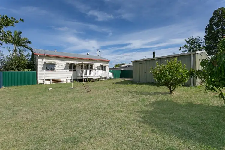 192 South Station Road, Silkstone QLD 4304