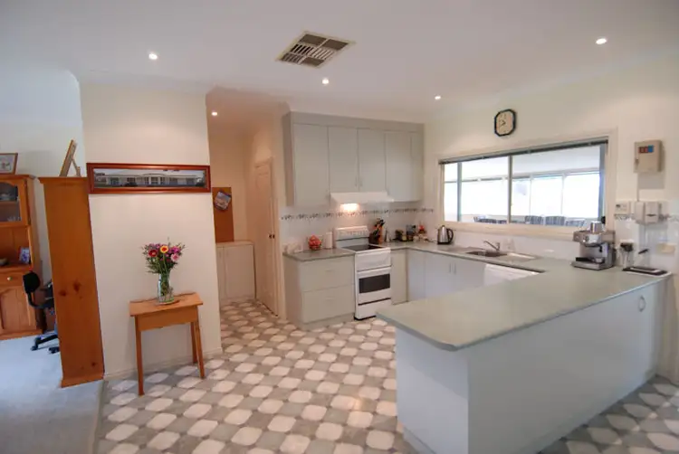 Fifth view of Homely house listing, 3 BILLABONG PLACE, Deniliquin NSW 2710