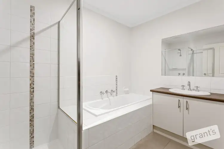Seventh view of Homely house listing, 33 Sienna Way, Pakenham VIC 3810
