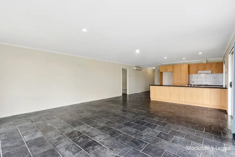 Fifth view of Homely house listing, 5 Elaine Court, Leongatha VIC 3953