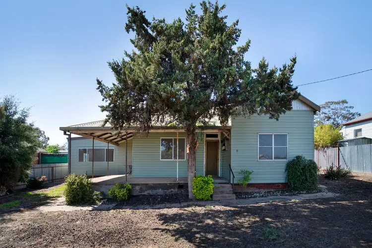 6 Bolton Street, Junee NSW 2663