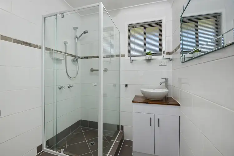 Sixth view of Homely unit listing, Unit 2/7 Damian Crescent, Kearneys Spring QLD 4350