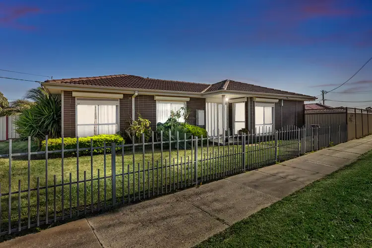 27 Oakwood Road, Albanvale VIC 3021