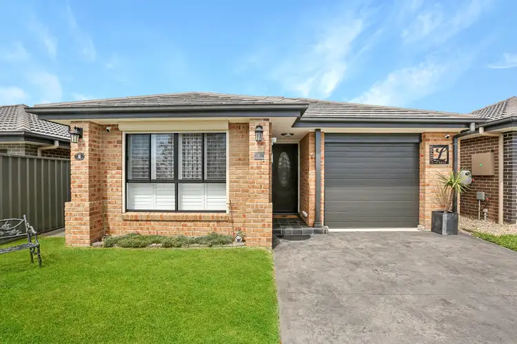 Main view of Homely house listing, 8 Hobbs Street, Horsley NSW 2530