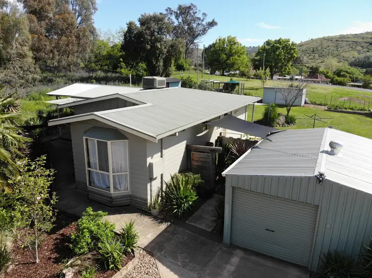 8 Willow Lane, Adelong NSW 2729
