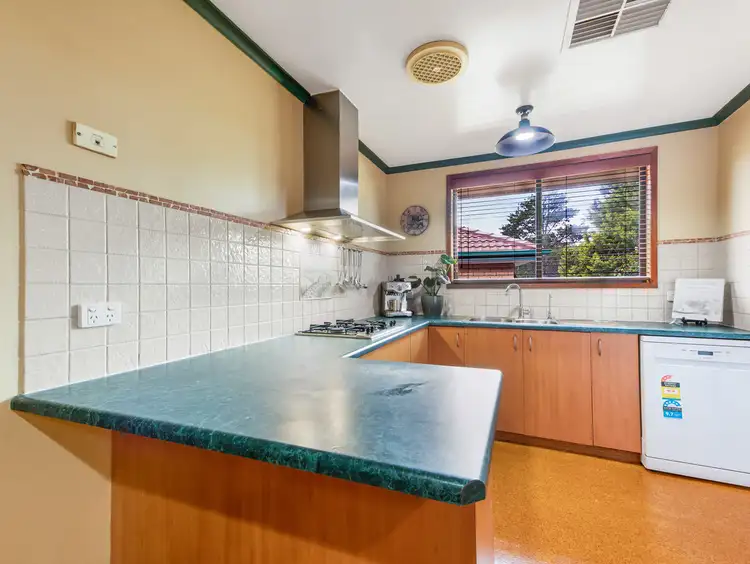 Fifth view of Homely house listing, 9 Lindisfarne Court, Thurgoona NSW 2640