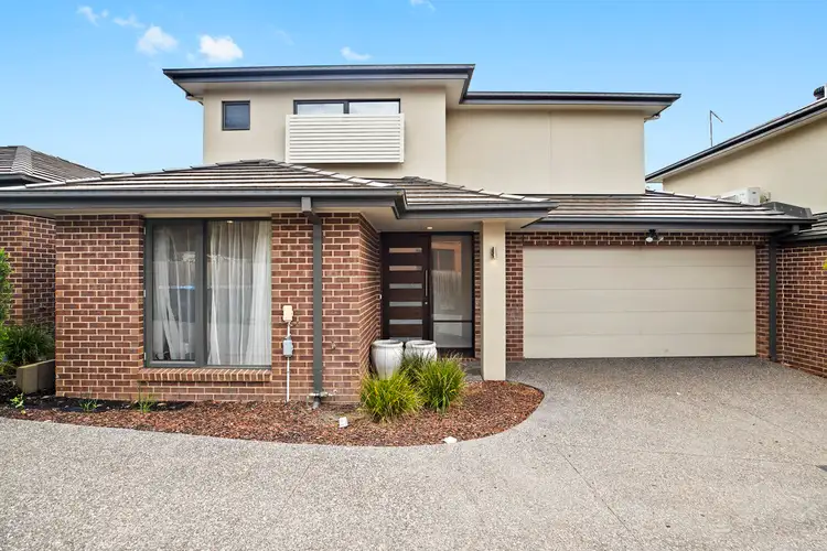 Main view of Homely unit listing, 2/17 Templeton Street, Wantirna VIC 3152