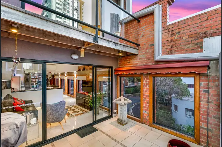 Main view of Homely unit listing, 1/60 Raff Street, Spring Hill QLD 4000