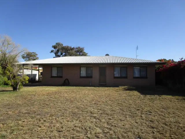 29 MILNE STREET, Tara QLD 4421