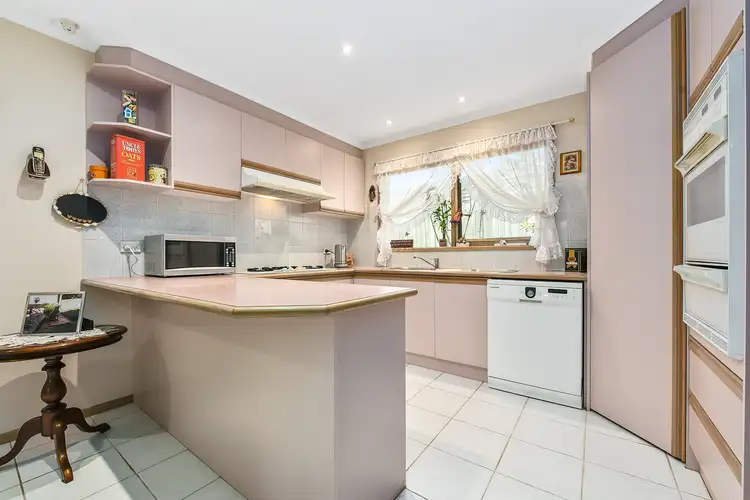 Second view of Homely house listing, 8 Hansen Court, Narre Warren VIC 3805