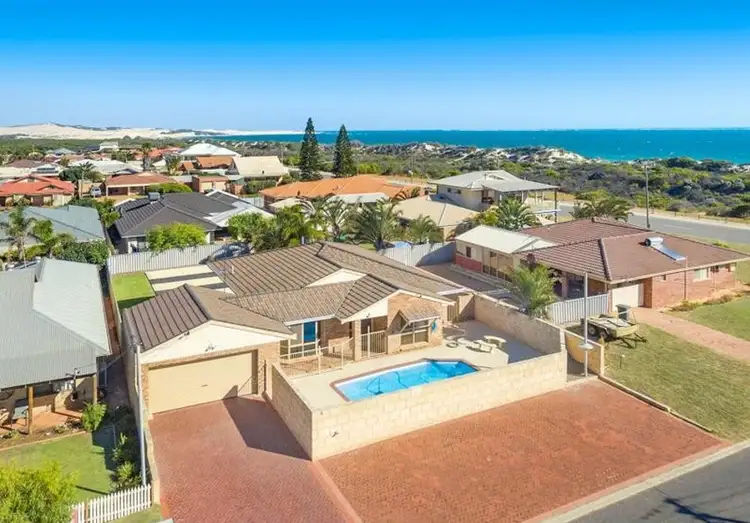 4 Torquay Place, Tarcoola Beach WA 6530