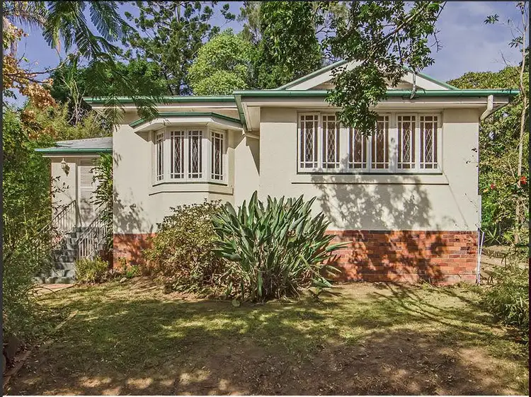 2 Chelmsford Avenue, Ipswich QLD 4305