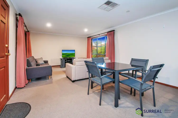 2/13 Mount View Parade, Mooroolbark VIC 3138