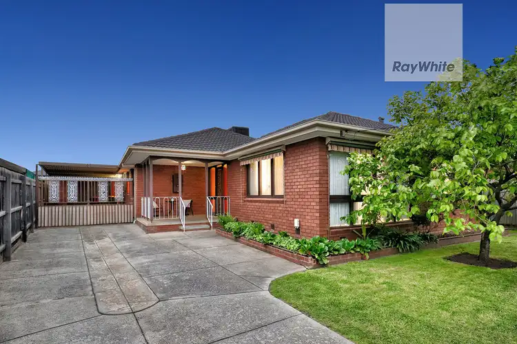 5 Burgess Close, Gladstone Park VIC 3043