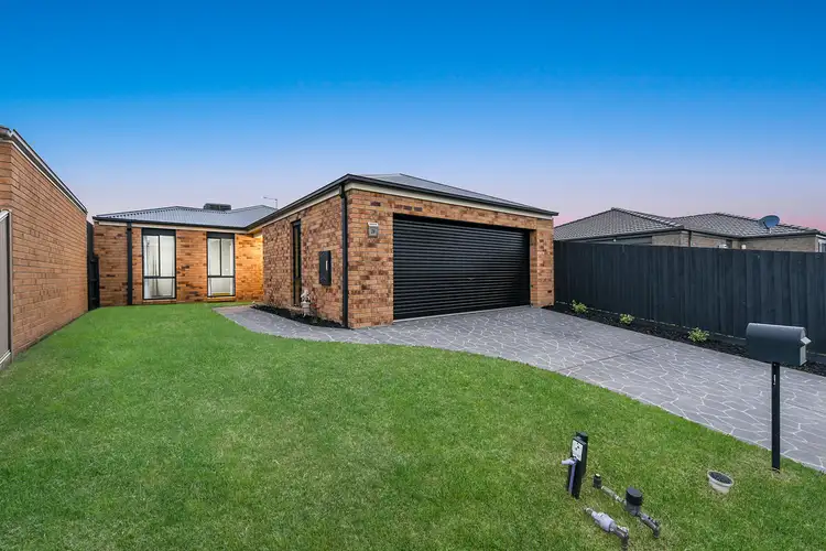 39 Currawong Crescent, Pakenham VIC 3810