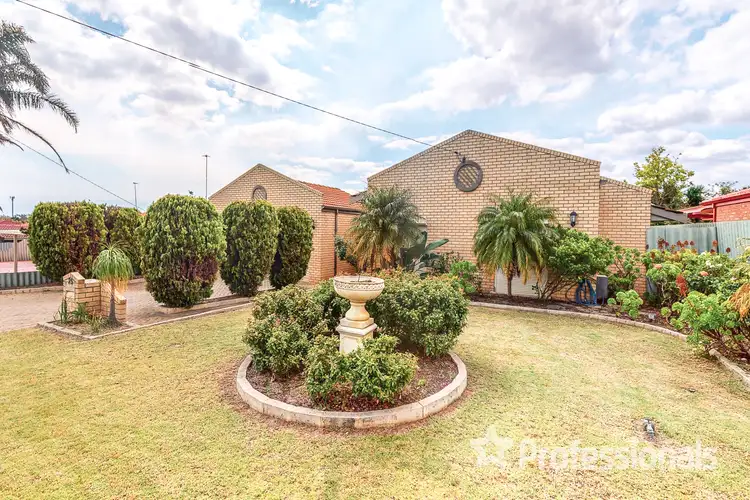 25 Napier Road, Marangaroo WA 6064