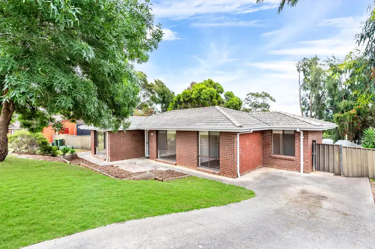 11 Spruce Avenue, Aberfoyle Park SA 5159