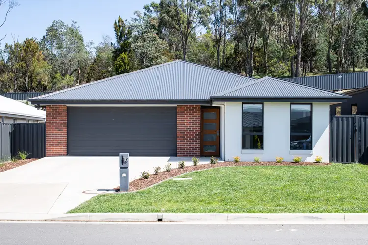 16 Aram Place, Newstead TAS 7250