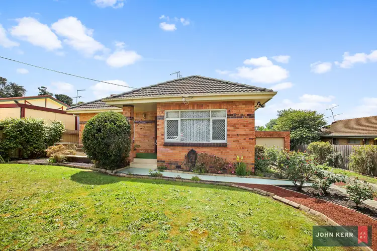 8 Mason Street, Newborough VIC 3825