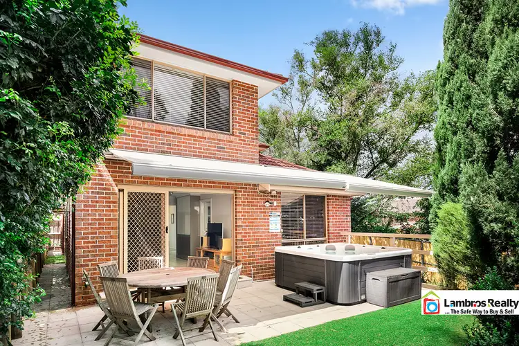 1 Angourie Court, Dural NSW 2158