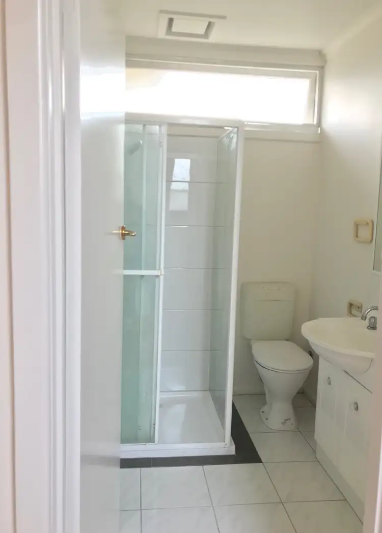 Fifth view of Homely apartment listing, 113 Tucker Road, Bentleigh VIC 3204