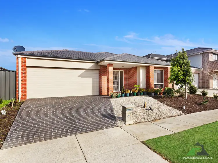 10 Gelderland Drive, Clyde North VIC 3978