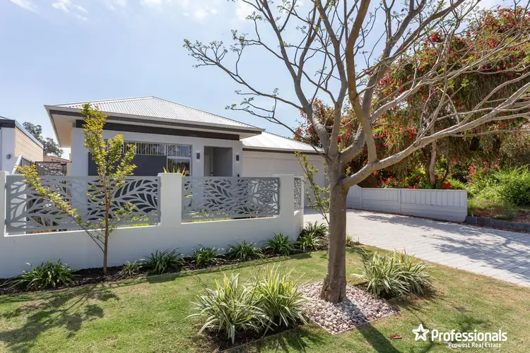 9a Findlay Road, Leeming WA 6149