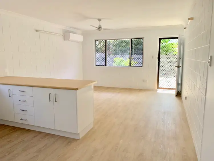 1/77 Queens Rd, Hermit Park QLD 4812