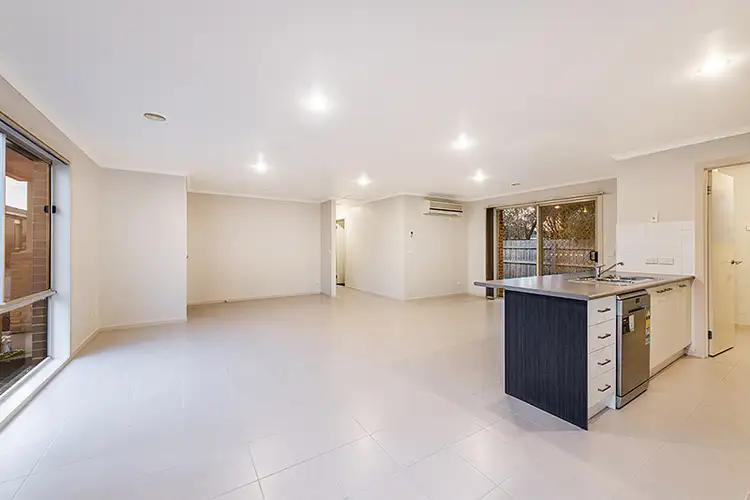 Fifth view of Homely house listing, 2/7-9 Elizabeth Street, Cranbourne North VIC 3977