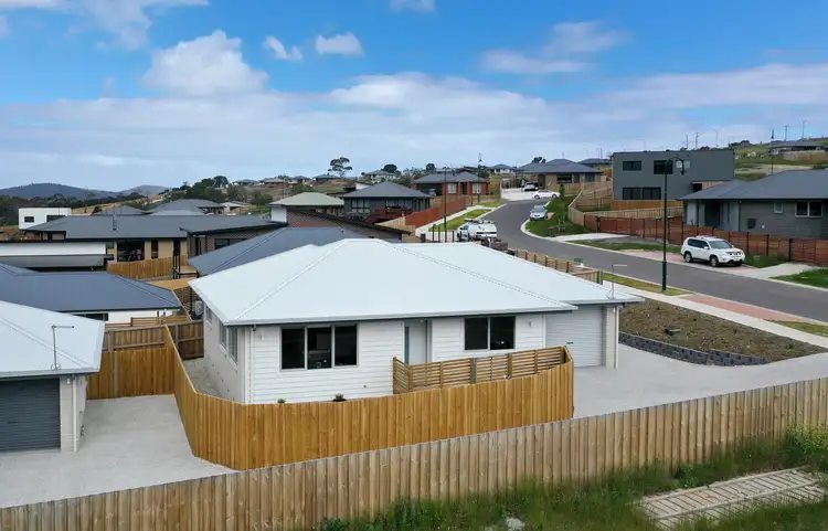 Villa 1/31 Jardinelle Road, Rokeby TAS 7019