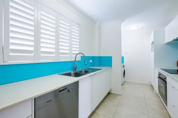 1/27 Wildwood Court, Surfers Paradise QLD 4217