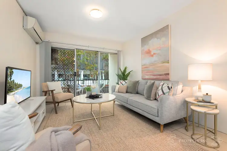 Main view of Homely unit listing, 2/83 Linton Street, Kangaroo Point QLD 4169